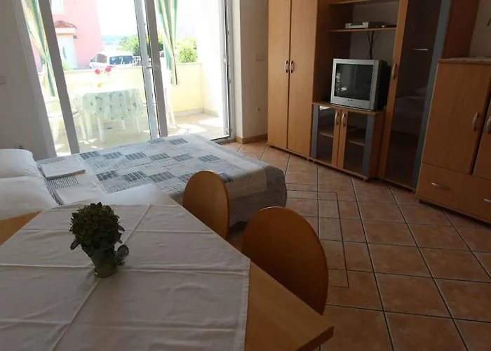 Apartment Malinska,krk, Primorje-gorski Kotar 5 *