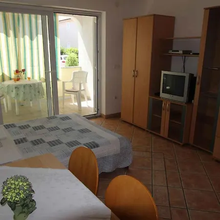 Malinska,krk, Primorje-gorski Kotar 5 Apartment *