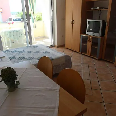 شقة Malinska,krk, Primorje-gorski Kotar 5 *